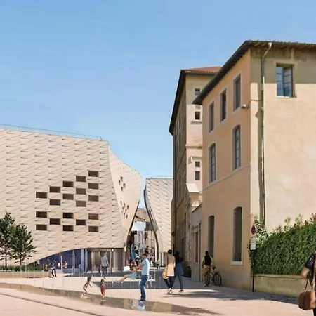 Le Petit Musée à 2 Pas Des Arènes Nîmes