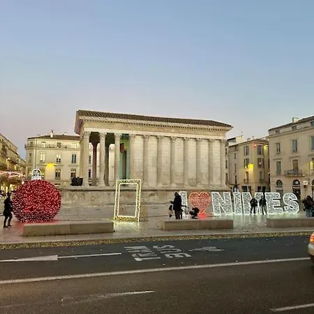 Le Petit Musee A 2 Pas Des Arenes Apartment Nîmes