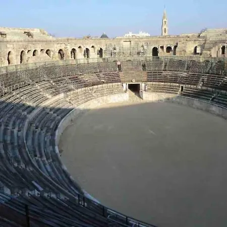 Le Petit Musée à 2 Pas Des Arènes