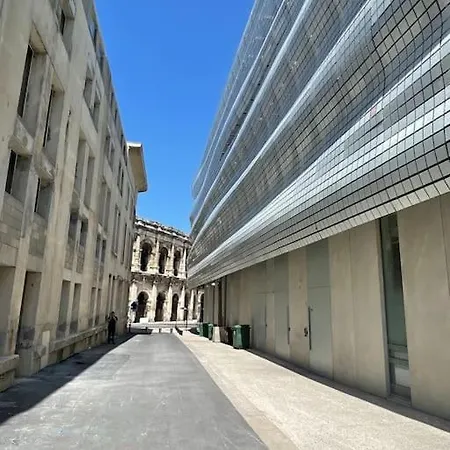 Le Petit Musée à 2 Pas Des Arènes *